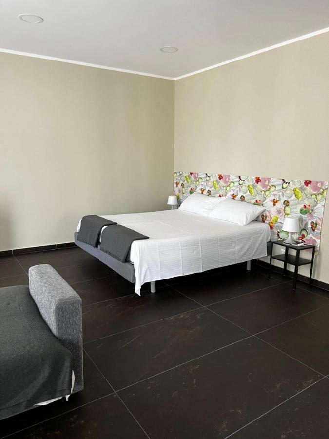 Lo Svevo Apartment คาตาเนีย ภายนอก รูปภาพ
